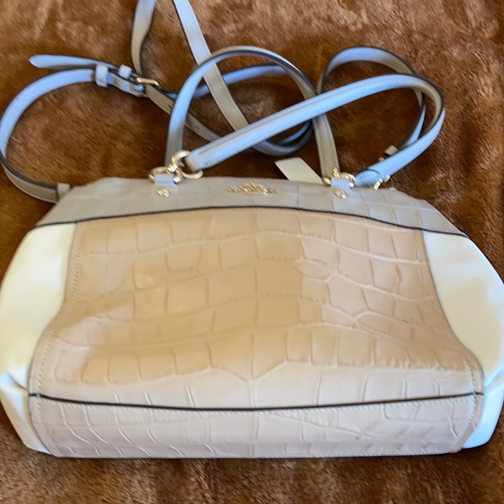 Coach mini bag crossbody convertible to handbag. Alligator print leather.